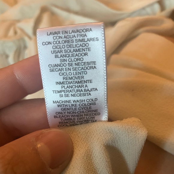 ❌SOLD❌ 🆑 3/$15 | *Daisy Fuentes* Blouse - Picture 11 of 11